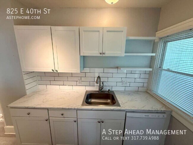 Building Photo - 825 E 40th St