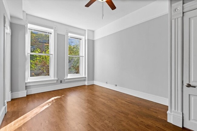 Building Photo - 1102 N Wolcott Ave