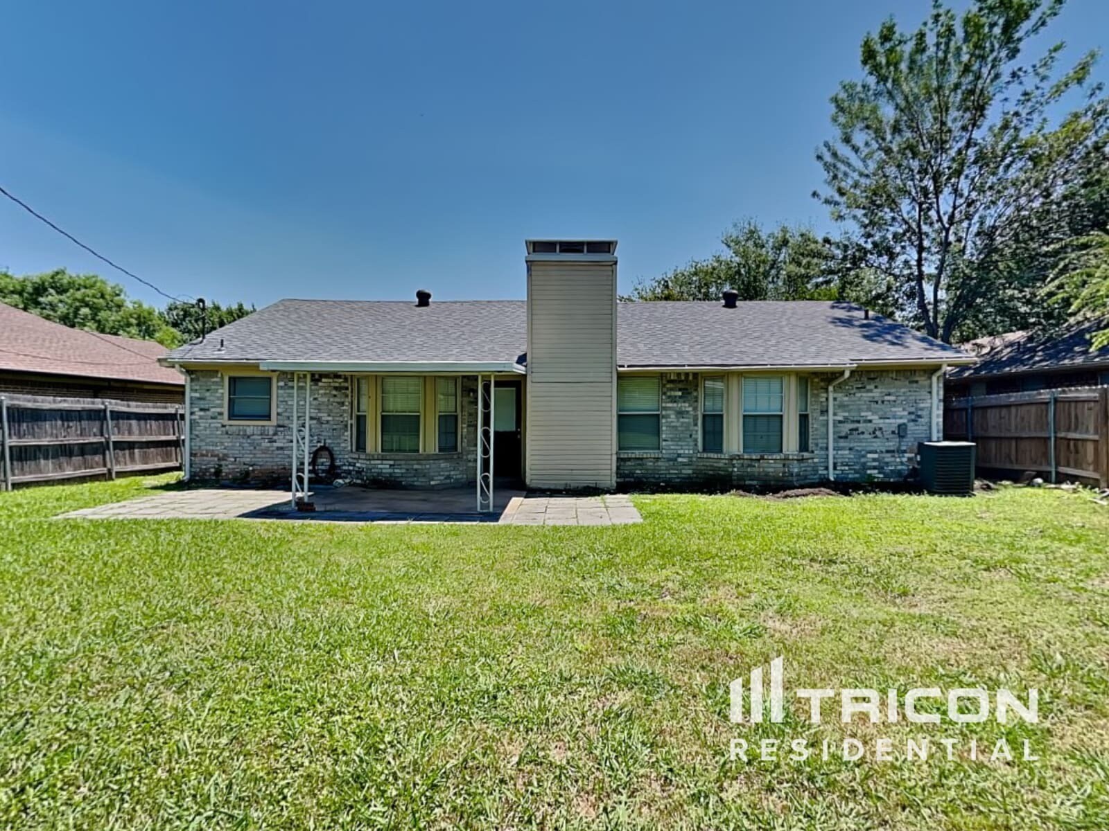 Building Photo - 615 Sherman Dr