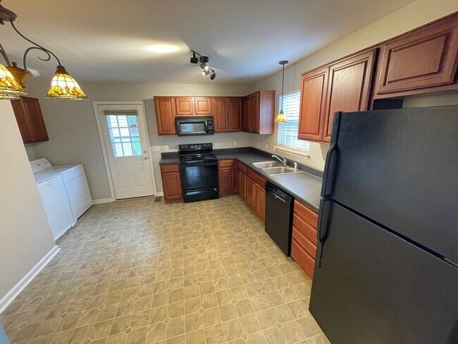 Building Photo - West Nashville home, close to Briley Pkwy ...
