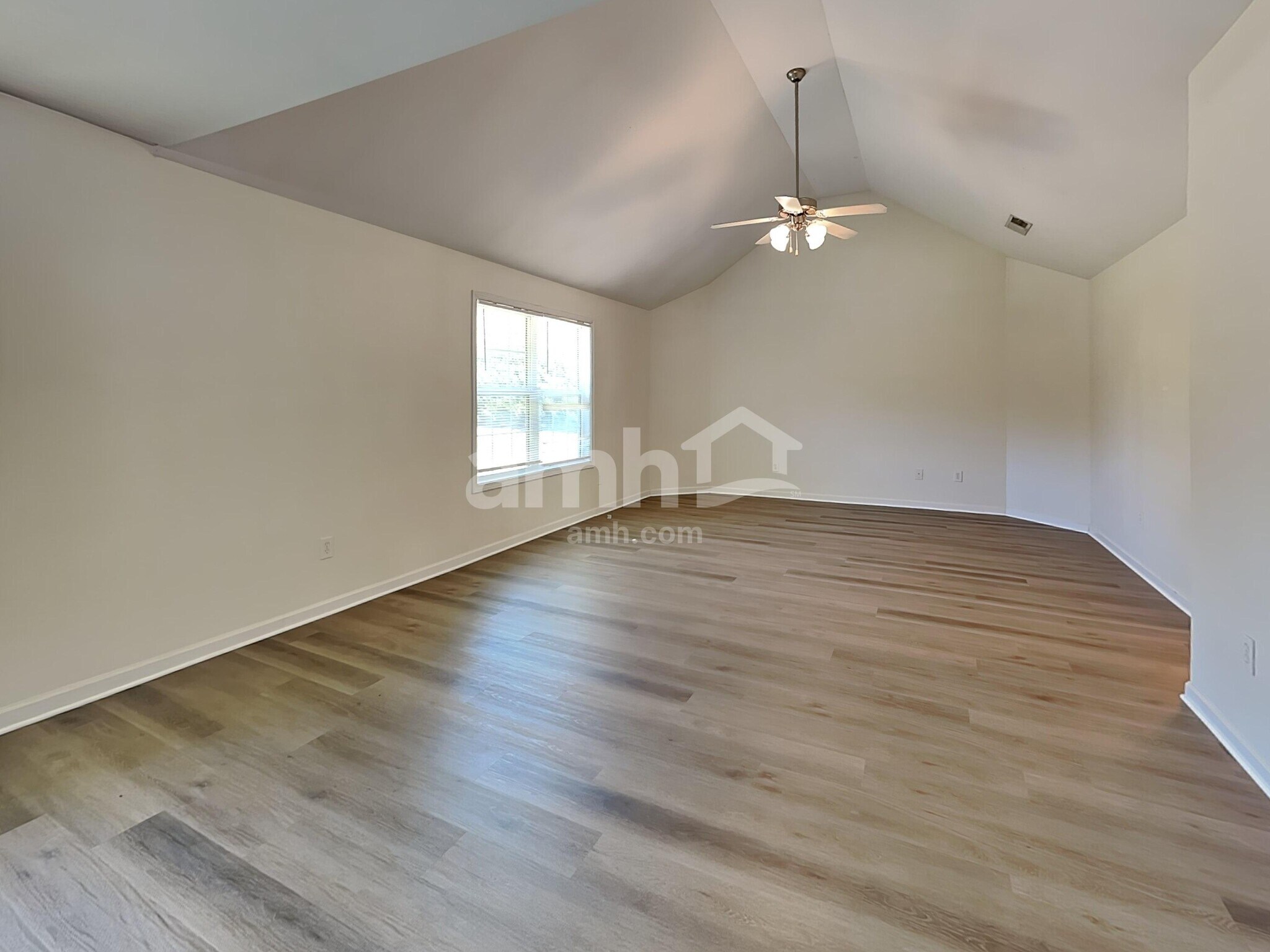 Building Photo - 35 Hampton Pl