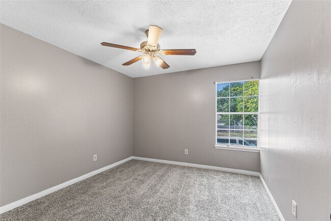 Building Photo - 5718 Upper Lake Dr