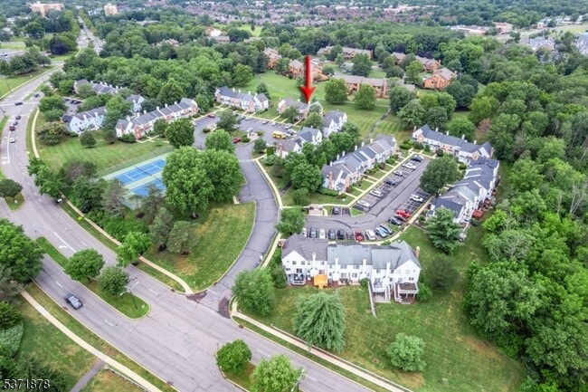 Building Photo - 73 Crickhollow Ct