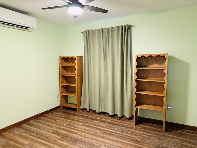 Building Photo - 8102 N Scheider Rd