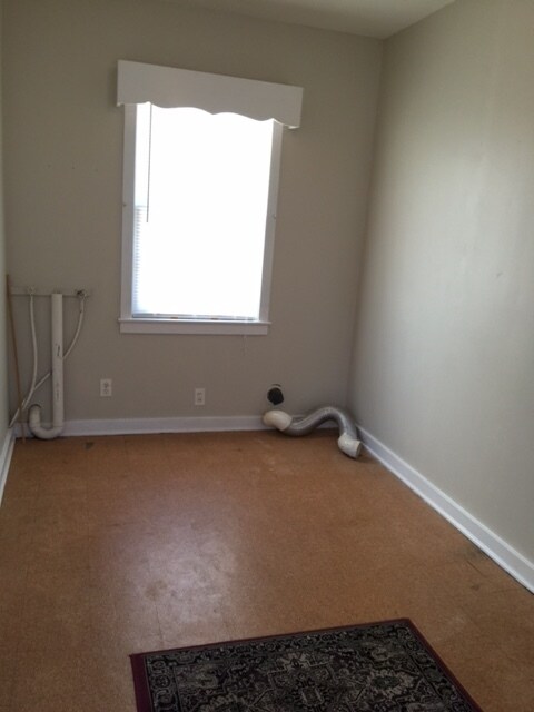 Building Photo - Midtown 2/1 Garage