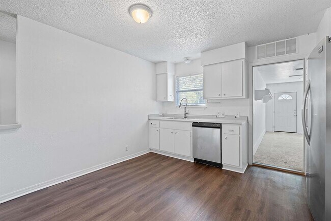 Building Photo - 5402 Jeffburn Cove
