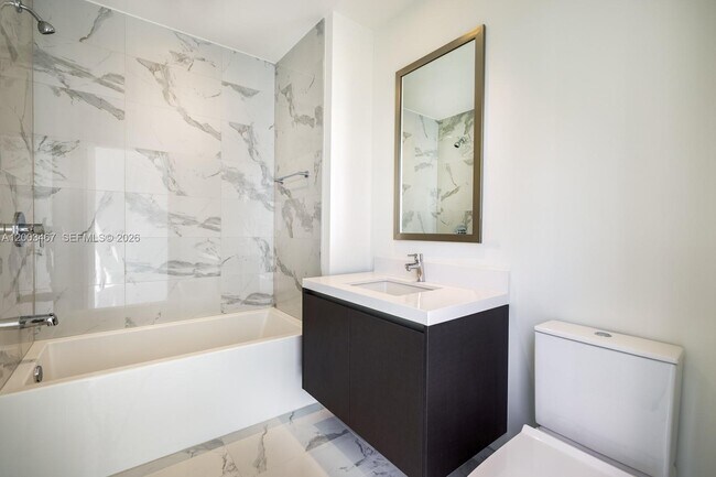 Building Photo - 851 NE 1st Ave