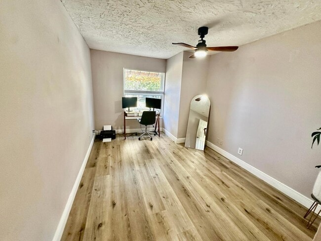 Building Photo - 4492 Brook Dr