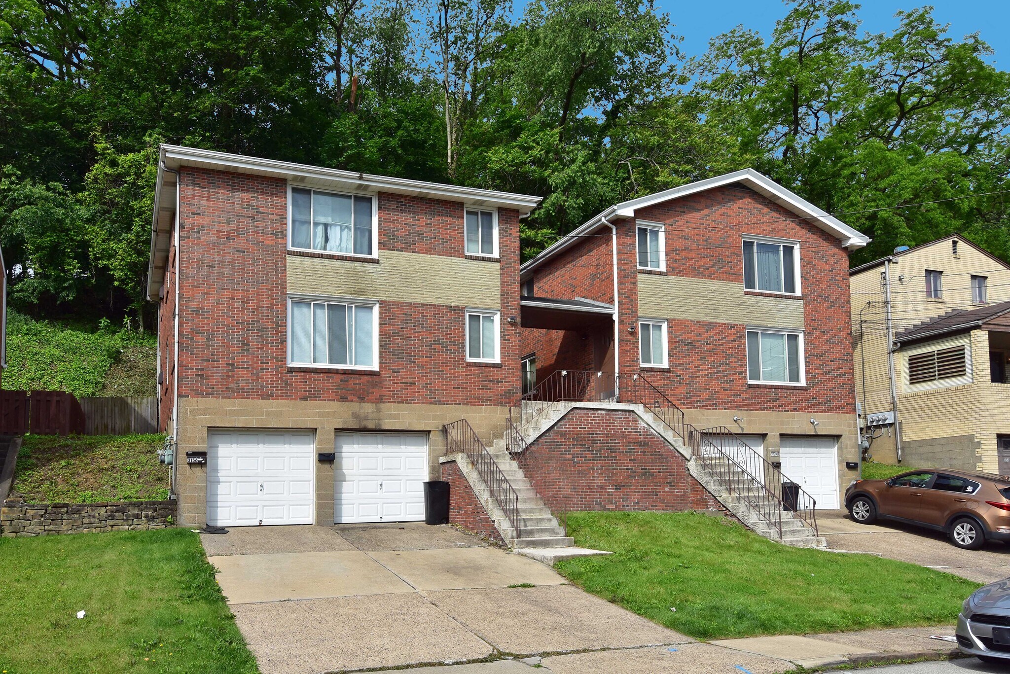 Dedicated off-street parking in driveway and garage - 3156 Glendale Ave