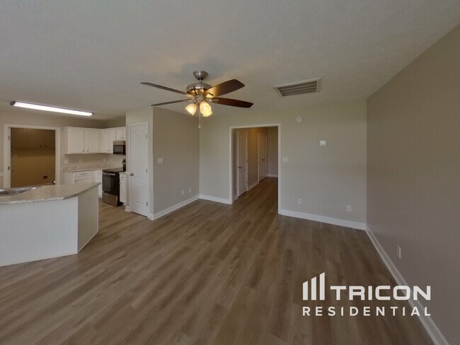 Building Photo - 1436 Beaconcrest Cir