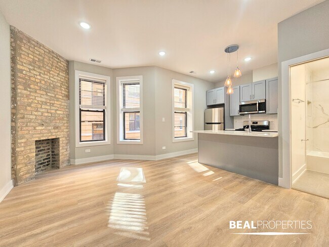 Building Photo - 428 W Belden Ave