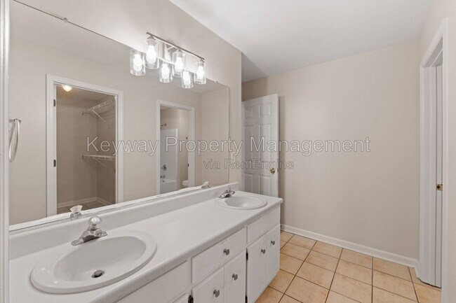 Building Photo - 4011 Oellerich St