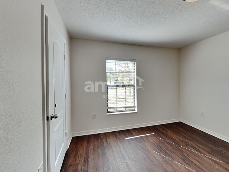 Building Photo - 1222 Brenton Leaf Dr