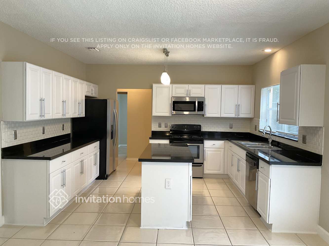 Building Photo - 3733 Lancewood Dr