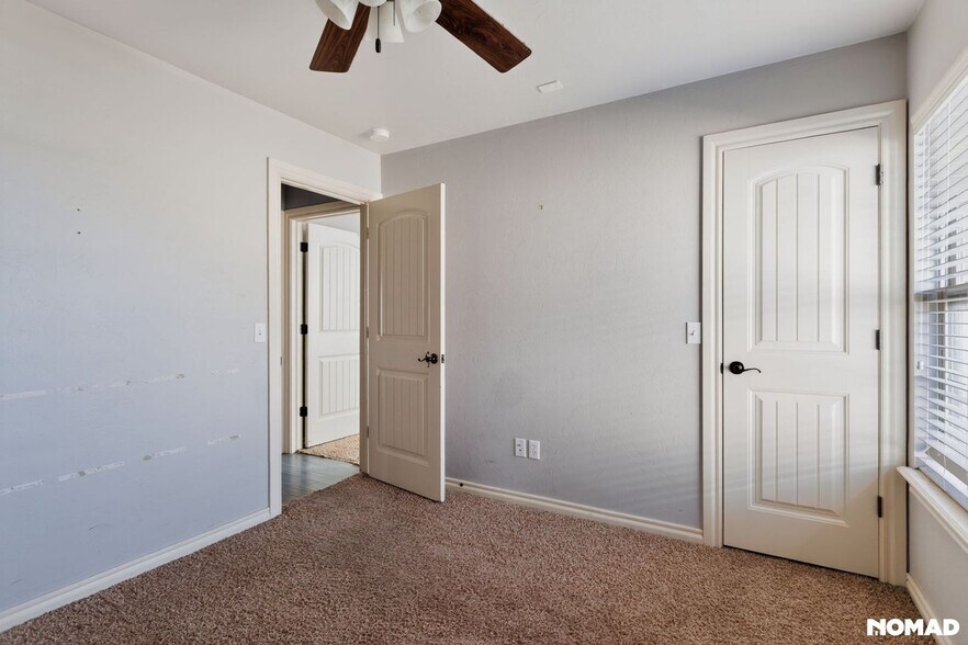 Building Photo - 941 NE 30th St