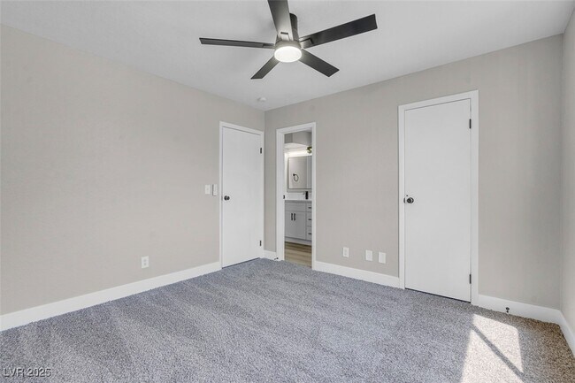Building Photo - 456 Sellers Pl