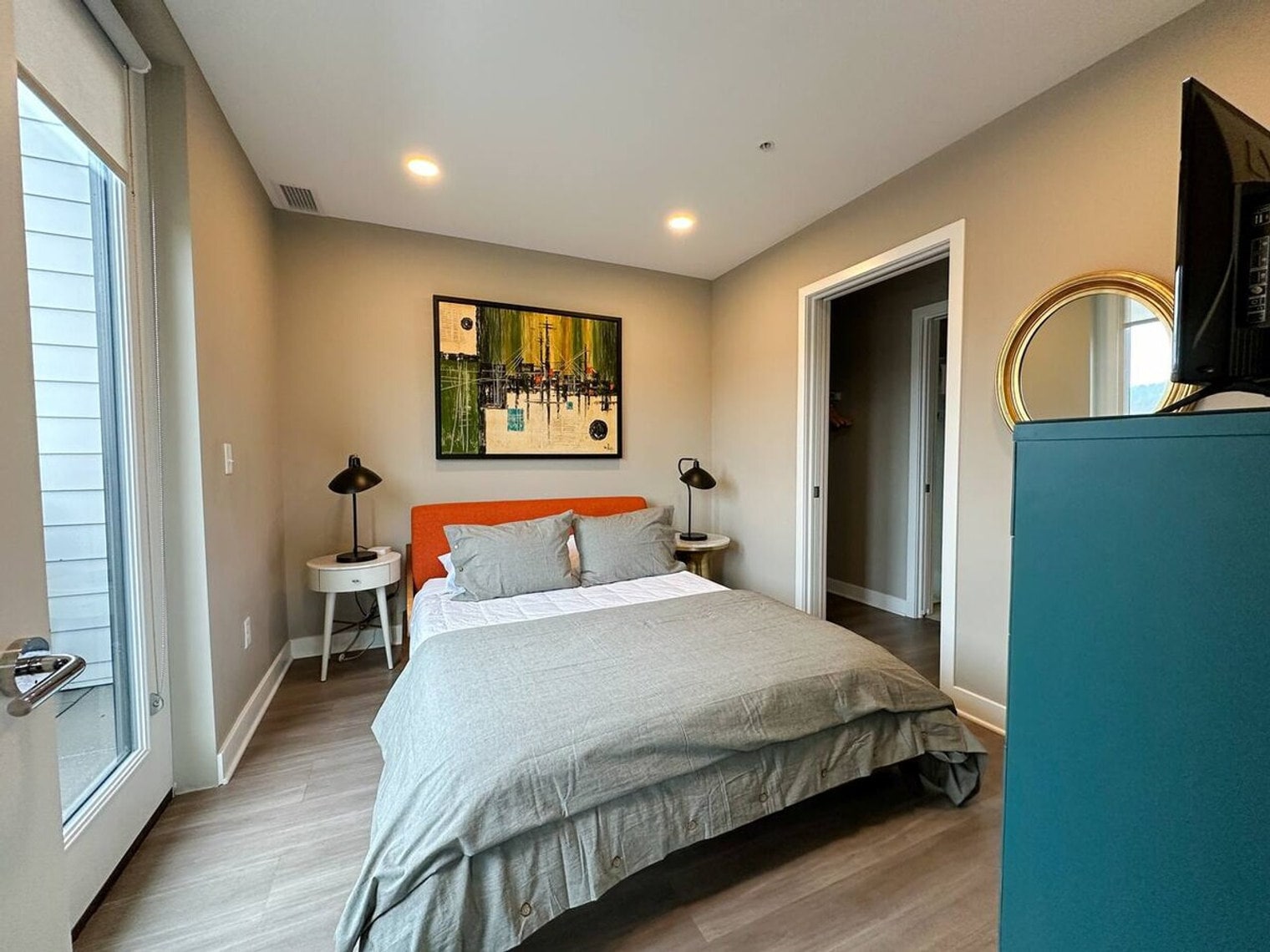 Building Photo - 630 S Goodman St