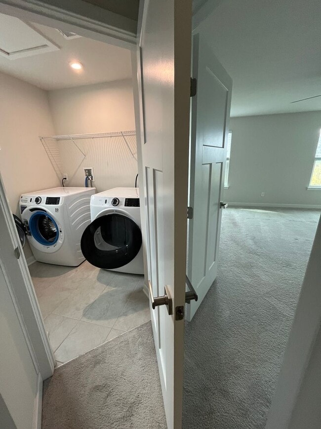 Building Photo - 312 Frances Ln