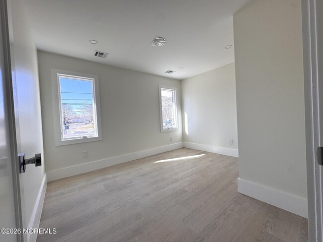 Building Photo - 7 Whalepond Rd