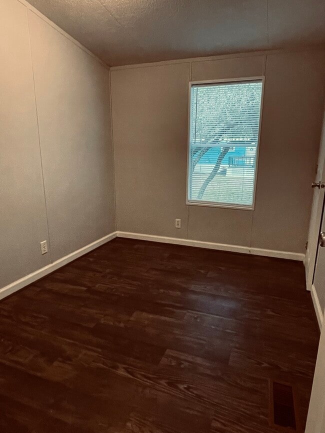 Building Photo - Three bedroom/Two Bath Home