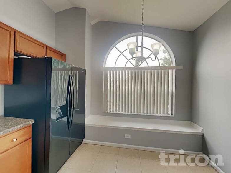 Building Photo - 9808 Red Clover Ave