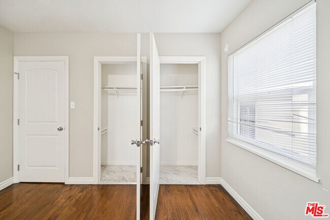 Building Photo - 3652 Carmona Ave