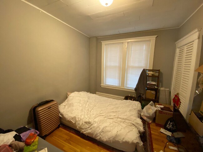 Building Photo - 1801 Talmage Ave SE