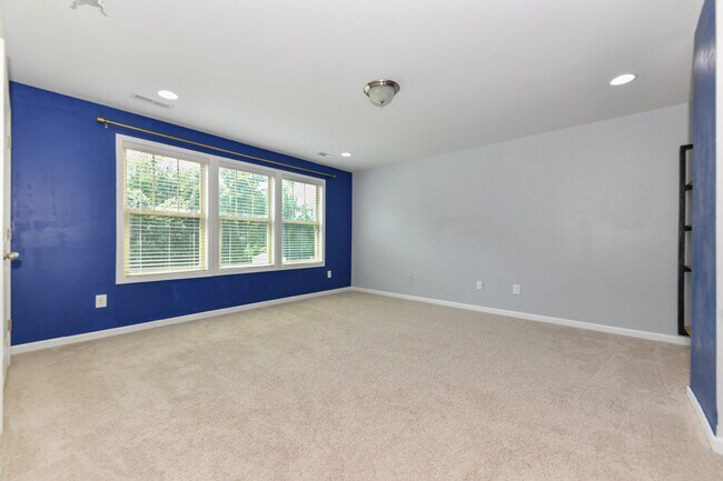 Building Photo - 406 Fairmile Dr