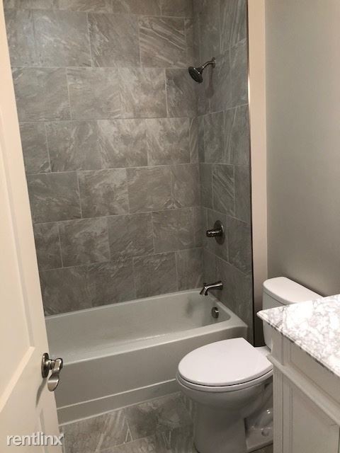 Building Photo - 3 br, 2.5 bath Townhome - 530 E 27th St
