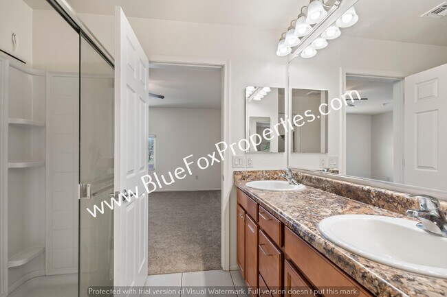 Building Photo - 8784 N Western Red Cedar Dr