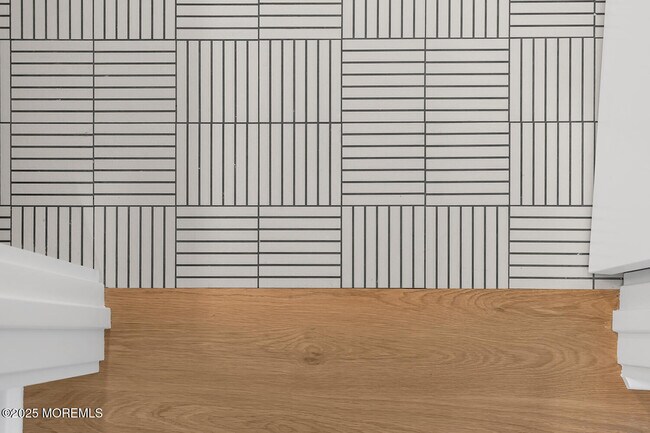 Building Photo - 514 River Rd