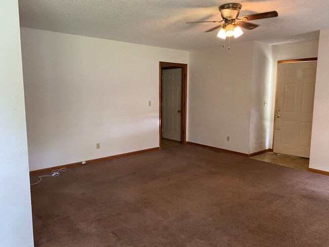 Building Photo - 2 Bedroom | 2 Bathroom | 2 Car Garage, 110...
