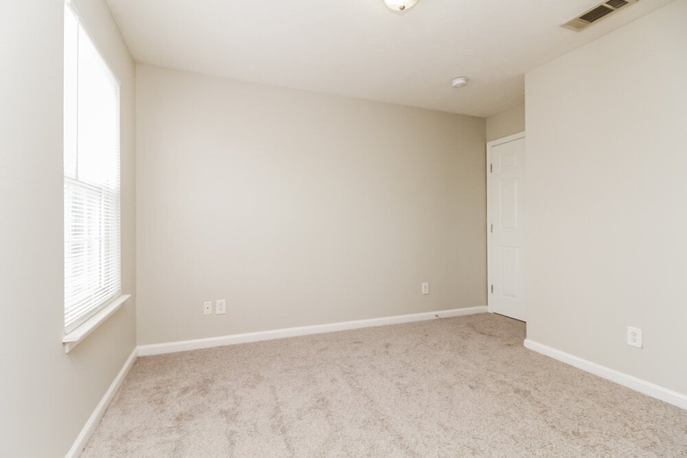 Building Photo - 8029 Logan Dr