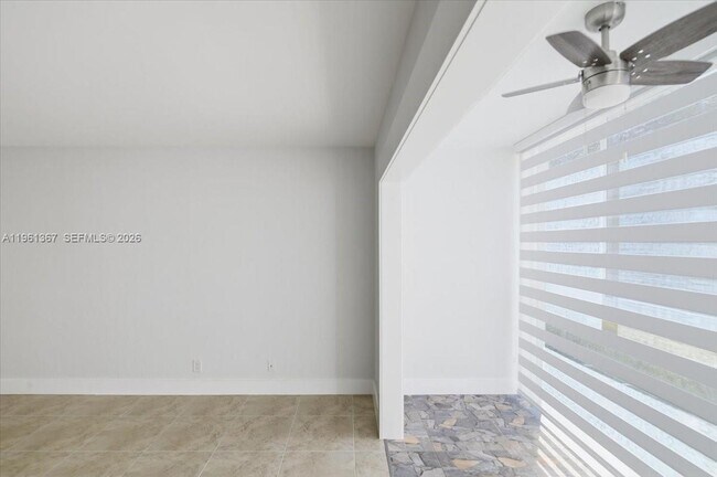 Building Photo - 1400 SW 124th Terrace