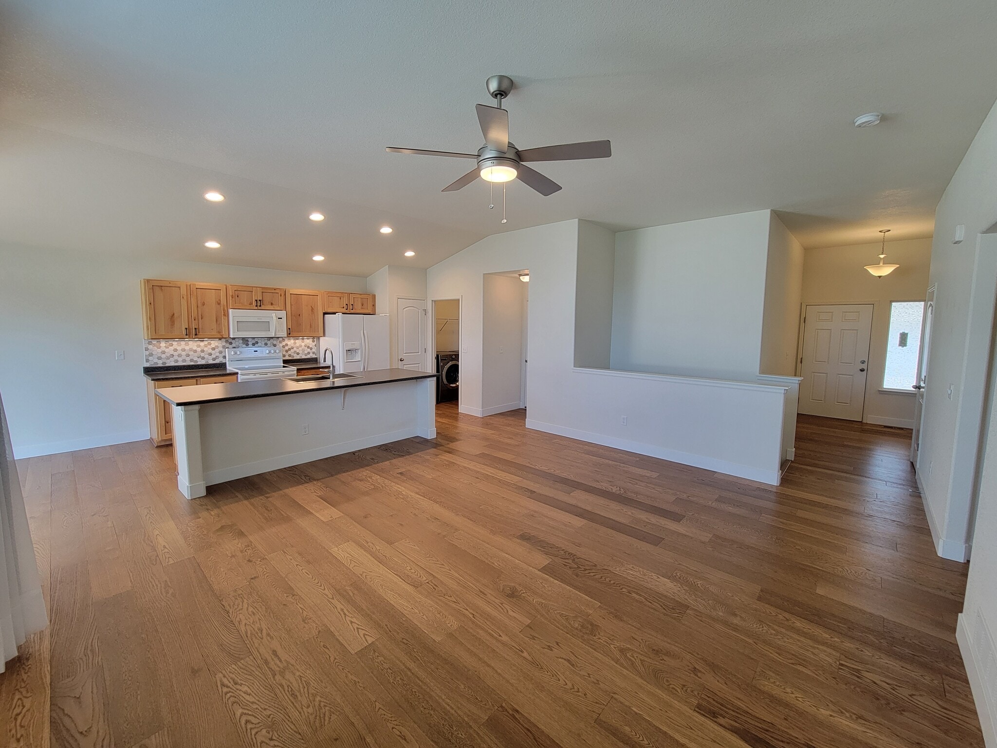 Building Photo - 1566 Driftline Dr