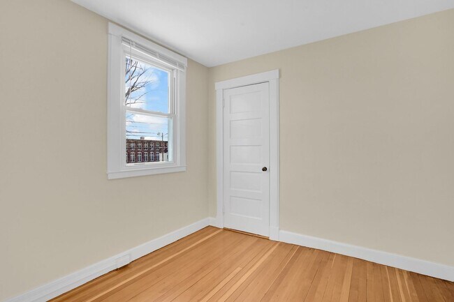 Building Photo - 157-159 Pleasant Street