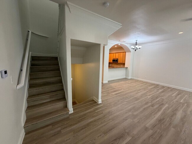 Building Photo - 2320 Stutz Dr