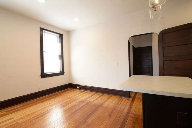 Building Photo - 3449 Iowa Ave