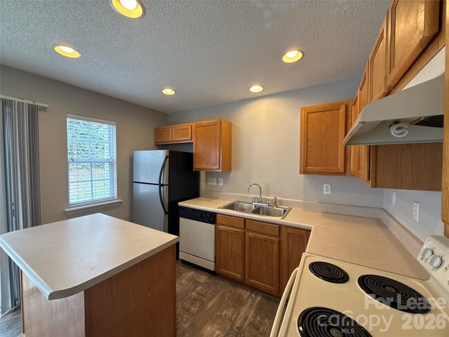 Building Photo - 12053 Bragg St