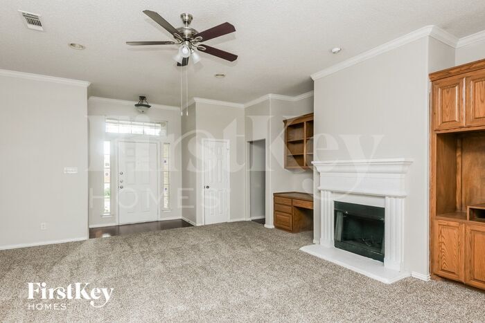 Building Photo - 805 Mesa Vista Dr