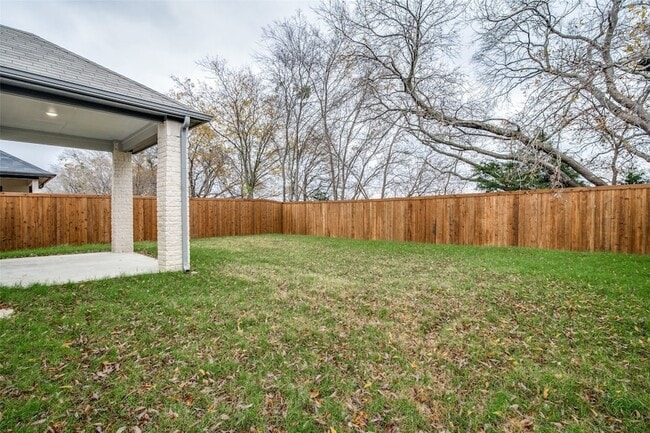 Building Photo - 5239 Amistad Dr