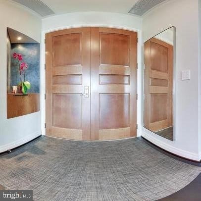 Building Photo - 8220 Crestwood Heights Dr