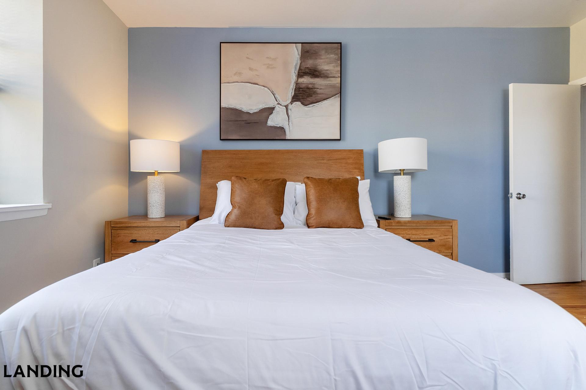 Building Photo - 265 College St