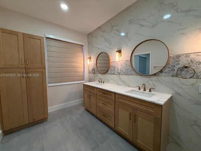 Building Photo - 755 Falling Water Rd