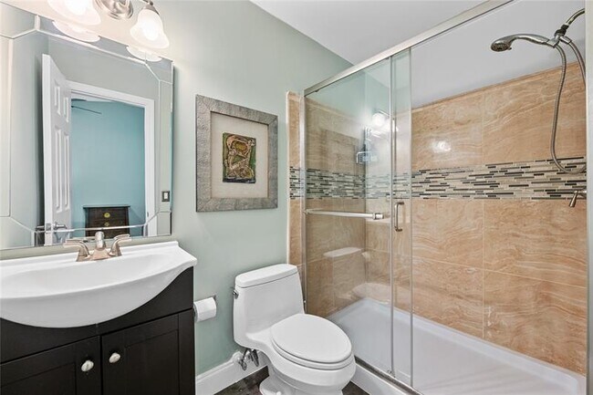 Building Photo - 3020 S Oakland Forest Dr