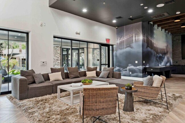 Building Photo - 800 W Willis Rd