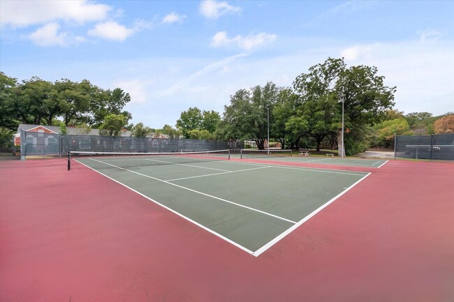 Community Tennis Court - 1095 Roaring Springs Rd