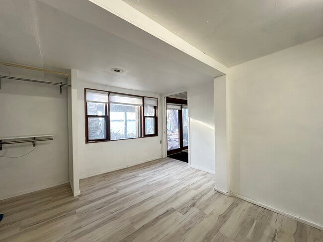 Building Photo - 2 Narragansett Ave