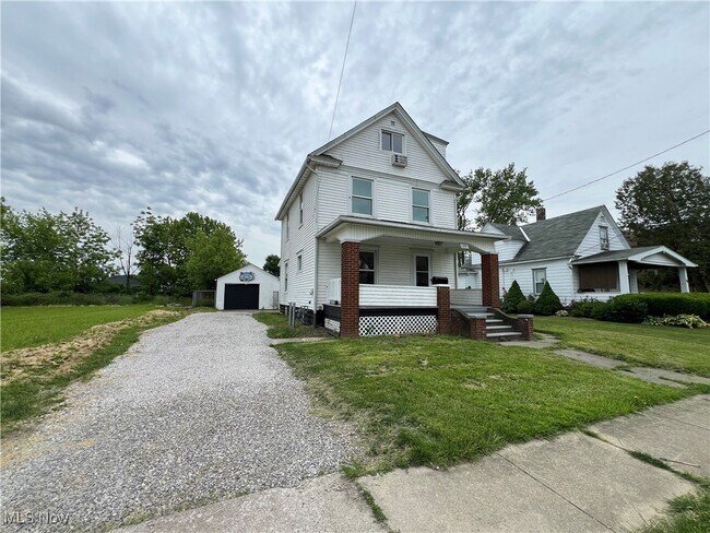 Building Photo - 117 W 29th St