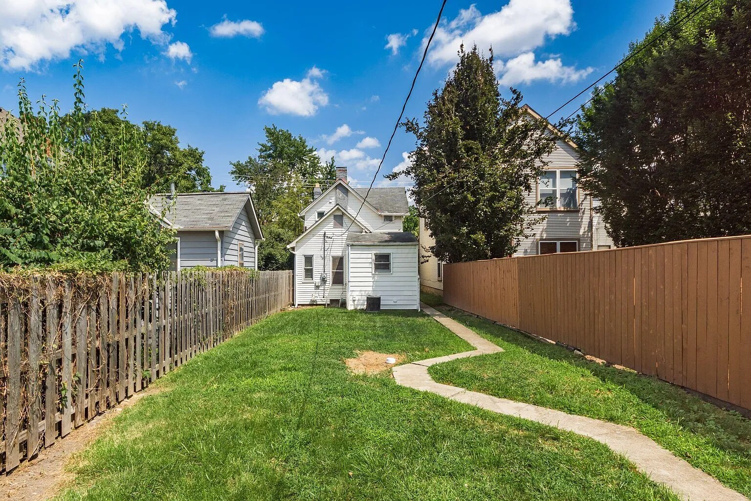 Building Photo - 815 Hamlet St